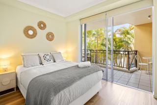 The Golden Hour Chevron Renaissance 2BR Surfers - 9