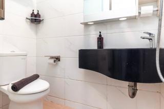 Pool view studio-Sky House BSD near AEON & ICE- L3 - 5