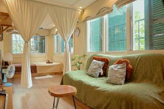 Cozy Apartment with Free Washer in the Old Quarter Street - 1