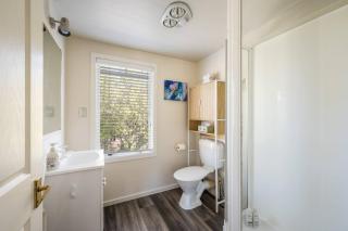 Central Wanaka 3BR Apartment – Walk to Lake & Town - 6