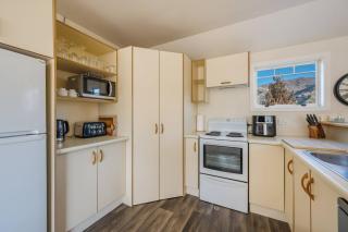 Central Wanaka 3BR Apartment – Walk to Lake & Town - 5