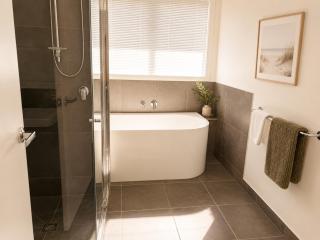 Brand New 4 Bedroom Comfortable House - 5