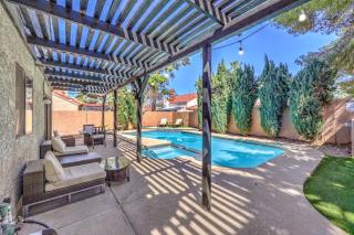 Vegas Heated Pool - Spa Oasis, 15 Min to Strip - 9