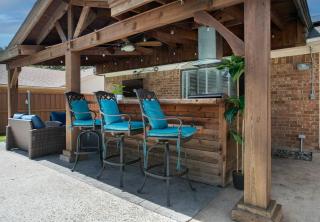 Spacious 3BR Retreat Pool, BBQ, Firepit & Games - 6