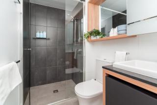 Elite 2BR Broadbeach Escape, Pet Friendly - 4