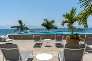 Beachside Luxury Studio - 8