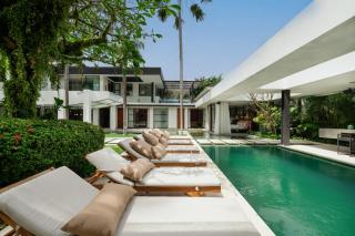 Dejabali Luxury Villa by Betterplace - 4