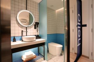 The Signature Boutique Hotel Saigon - 4