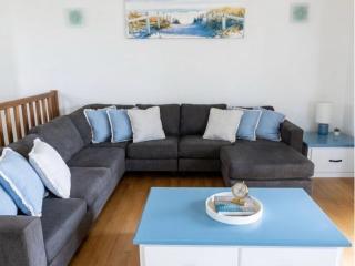 Family Island Dream Escape at Compass Point 10 Hamilton Island, 3BR Villa with Buggy - 6