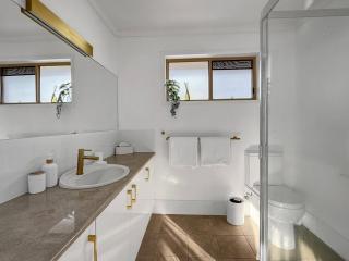 10 Banksia Walk - 2