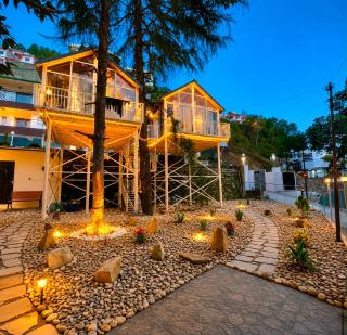Treehouse by the lake - 9