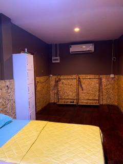 THIP bungalow family room - 8