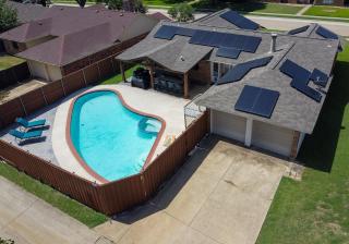 Spacious 3BR Retreat, Pool, BBQ, Firepit, Games - 4