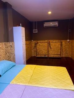 THIP bungalow family room - 4
