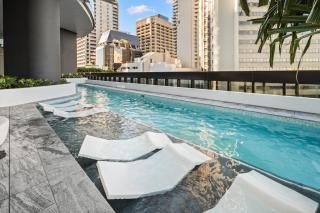 Luxe QW Prestige Skyline Collection by Private Host - 8