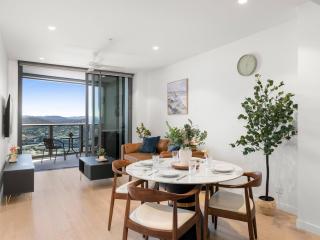 Luxe QW Prestige Skyline Collection by Private Host - 9