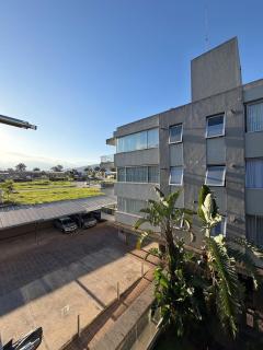 Moderno departamento con balcón y parrilla - 4