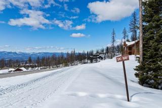 Sky House Whitefish • Ski-In/Out + Hot Tub + Views - 9