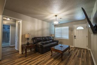 Avondale House Pet-Friendly near OU Campus Sleeps 10 - 6