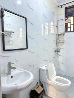 2 Bedroom Spaciou APT WITH WiFi, Power Backup - 6