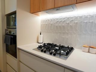 VTA - Urban Comfort - Modern 1BR with Balcony - 1