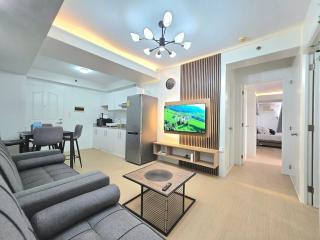 1014T2 Avida Towers Cebu IT Park 2BR Unit with 2CR & 2TV - 0