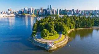 Modern Downtown Vancouver Condo 2BR Pool & Hot Tub - 9