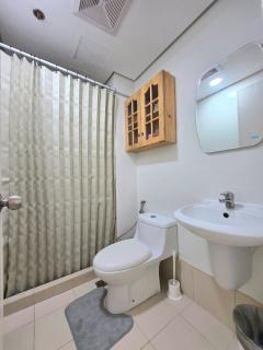 1014T2 Avida Towers Cebu IT Park 2BR Unit with 2CR & 2TV - 8
