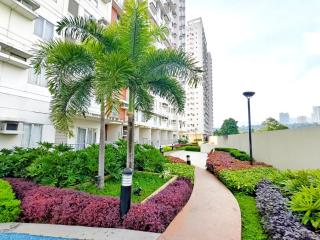 1014T2 Avida Towers Cebu IT Park 2BR Unit with 2CR & 2TV - 1