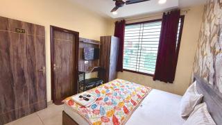 Hotel 8 Inn - 3