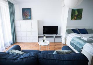Uranus Cozy Studio Apartment - 9