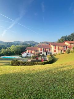 T3 proche d'Espelette dans domaine avec piscine - 6
