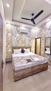 Hotel 8 Inn - 2
