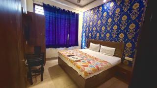 Hotel 8 Inn - 8
