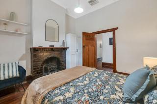 3 Bedroom Heritage Bungalow Central to City Airport Beach Train and Hospital - 8