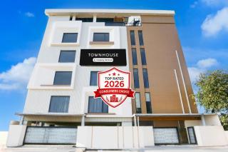 Super Townhouse ISBT Dehradun - 0