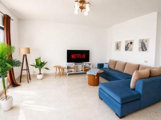 Spacious 3BR Apartment Near AUC & Point 90 Mall - 0