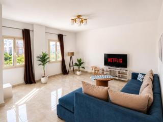 Spacious 3BR Apartment Near AUC & Point 90 Mall - 2
