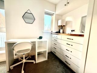 Ashford Stay - Free Parking - 5