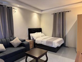 Menzi Apartments - 0