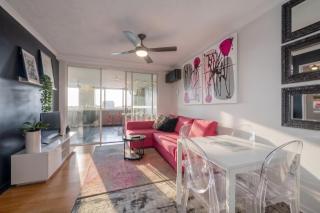 Retro Chic Vibes, Tropical Pool & Prime Location - 7