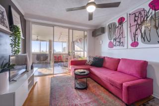 Retro Chic Vibes, Tropical Pool & Prime Location - 8