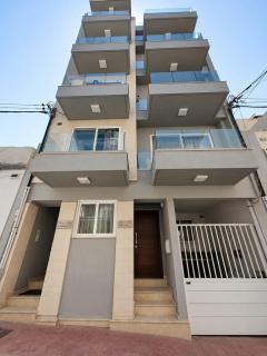 Coastal Luxe Apartments - Side Sea View - 8