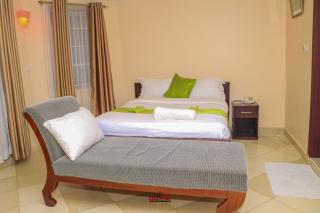 Celestial Comfort Lounge - 3