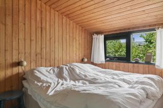 Charming 70S Retreat Near Beach And Peaceful Vibe - 3