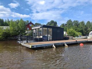 Houseboat with Sauna & Terrace in Mustikkamaa - 1