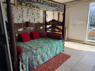 Inner City Cairns Penthouse- Xmas NY only - 2