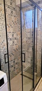 2-Bedroom apartment near center with private parking - 2