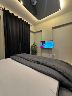 1 bed lounge apt DHA phase 7 extension - 5