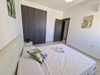 Lux Finikoudes Suite - 9